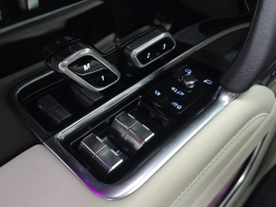 2025 LAND Rover RANGE ROVER — миниатюра 32