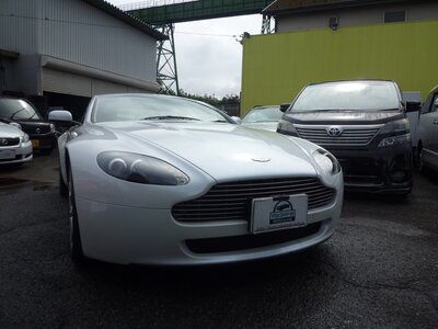 ASTON MARTIN V8