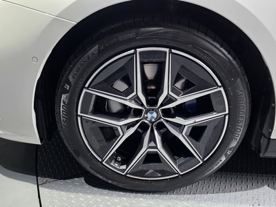 صورة 6 لـ 2025 BMW 5 SERIES