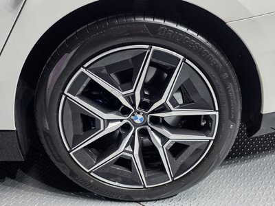 صورة 8 لـ 2025 BMW 5 SERIES