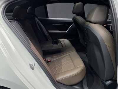 صورة مصغرة 18 لـ 2025 BMW 5 SERIES