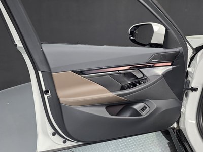 صورة مصغرة 14 لـ 2025 BMW 5 SERIES