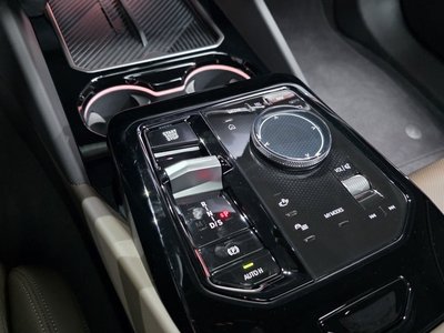 صورة مصغرة 12 لـ 2025 BMW 5 SERIES