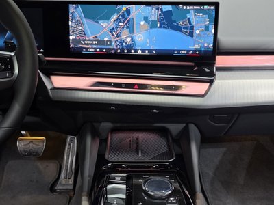 صورة مصغرة 20 لـ 2025 BMW 5 SERIES