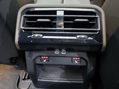 صورة مصغرة 25 لـ 2025 BMW 5 SERIES