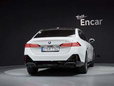 صورة 3 لـ 2025 BMW 5 SERIES