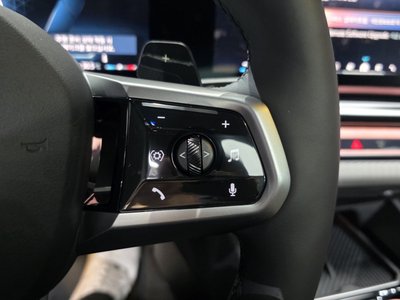 صورة مصغرة 33 لـ 2025 BMW 5 SERIES