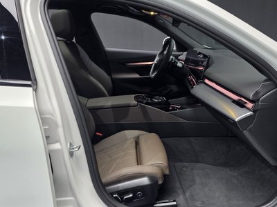 صورة مصغرة 17 لـ 2025 BMW 5 SERIES