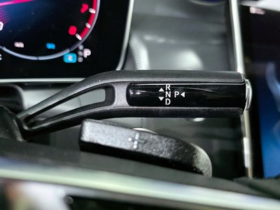 MERCEDES-BENZ GLC - 9