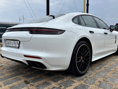 PORSCHE PANAMERA - 5