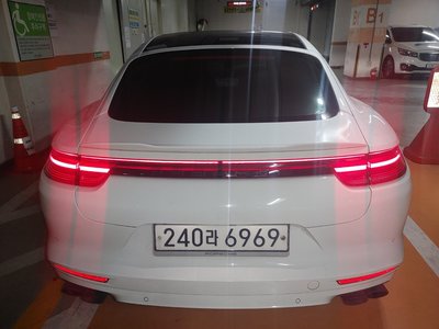 PORSCHE PANAMERA - 4