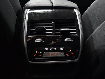 2025 BMW X6 — миниатюра 28