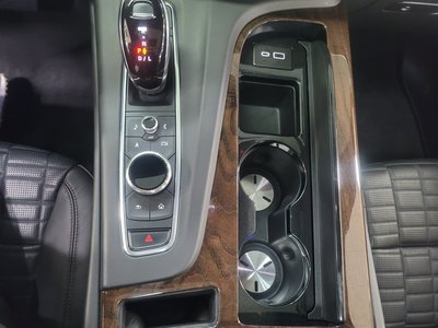 CADILLAC ESCALADE 5TH GENERATION - 10