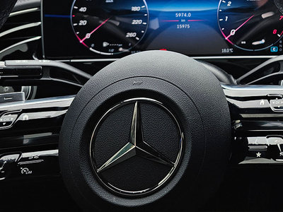 MERCEDES-BENZ E-CLASS - 6