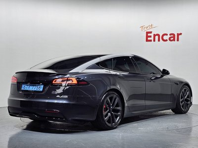 TESLA MODEL S - 5