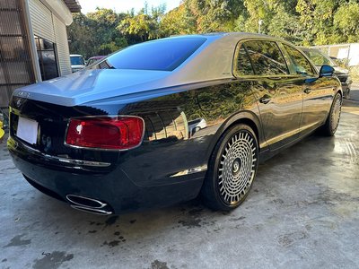 BENTLEY FLYING SPUR - 7