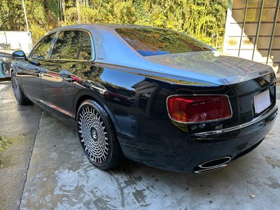 BENTLEY FLYING SPUR - 9