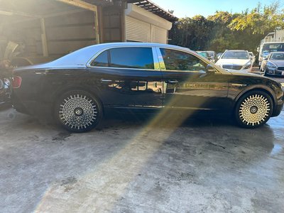 BENTLEY FLYING SPUR - 6