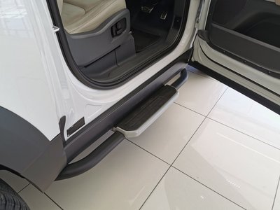 LAND ROVER DEFENDER - 10