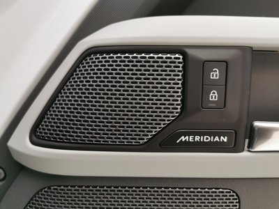 LAND ROVER DEFENDER - 3