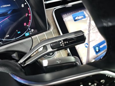 MERCEDES-BENZ E-CLASS - 9