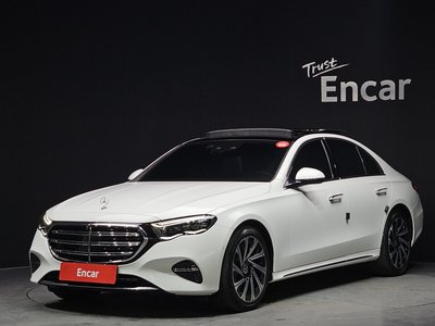 MERCEDES-BENZ E-CLASS - 1