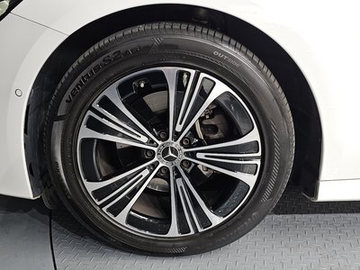 MERCEDES-BENZ E-CLASS - 6