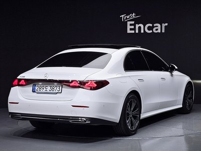 MERCEDES-BENZ E-CLASS - 4