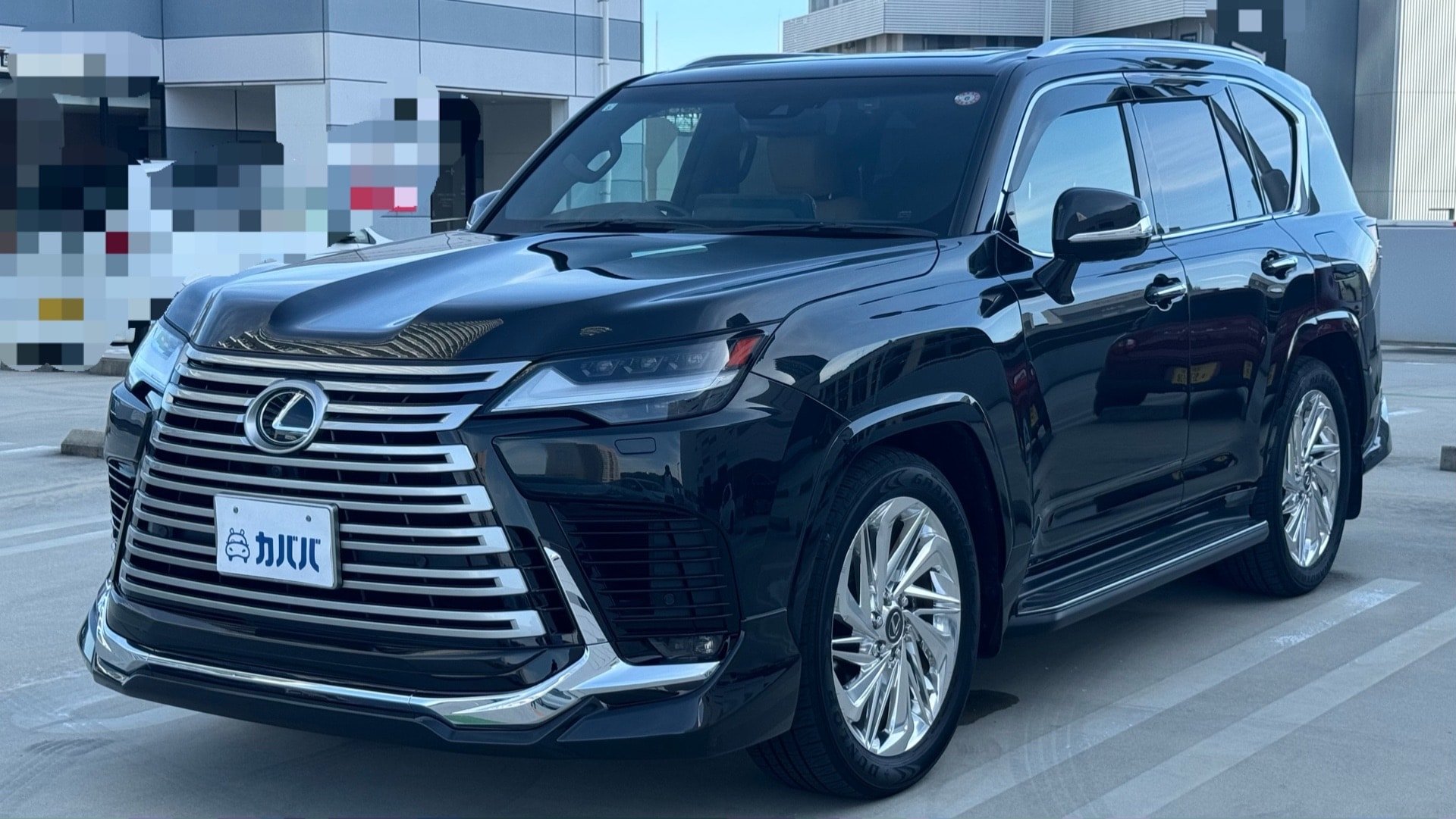 LEXUS LX - View 1