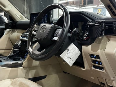 TOYOTA LAND CRUISER 300 - 3