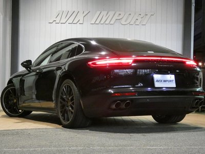 PORSCHE PANAMERA - 8