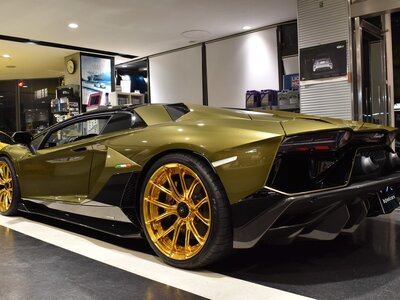 LAMBORGHINI AVENTADOR ROADSTER - 4