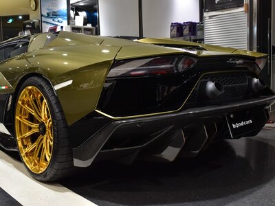 LAMBORGHINI AVENTADOR ROADSTER - 9