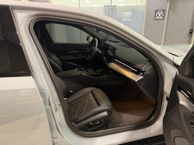 2024 BMW 5 SERIES — миниатюра 13