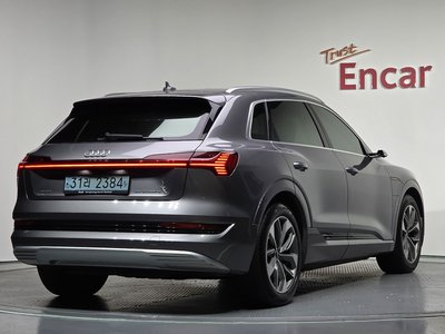 AUDI E-TRON - 3