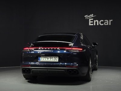 صورة 4 لـ 2023 Porsche PANAMERA