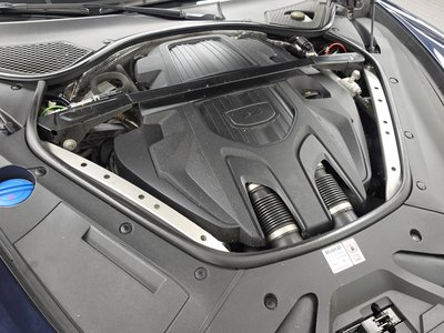 صورة 7 لـ 2023 Porsche PANAMERA