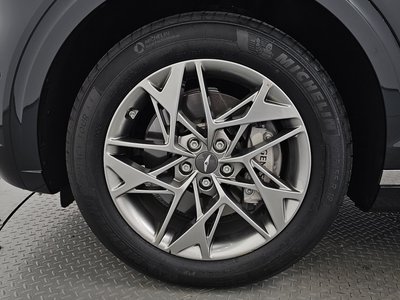 صورة 6 لـ 2023 Genesis GV70
