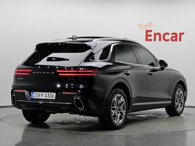 صورة 2 لـ 2023 Genesis GV70