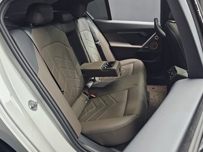 صورة مصغرة 11 لـ 2024 BMW 5 SERIES