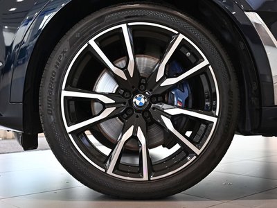 2021 BMW X7 — фото 6