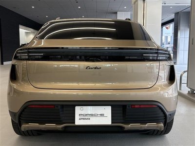 PORSCHE MACAN - 3