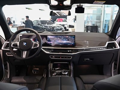2025 BMW X7 — фото 8