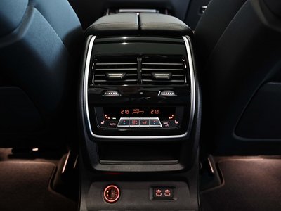 2025 BMW X7 缩略图 17