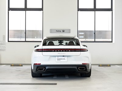 PORSCHE PANAMERA - 4