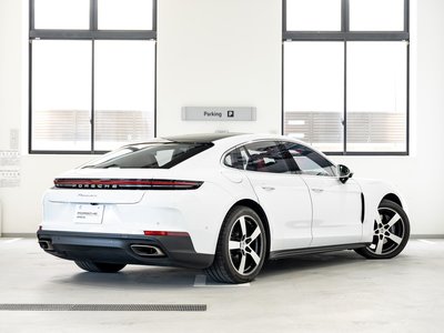 PORSCHE PANAMERA - 5