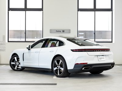 PORSCHE PANAMERA - 3