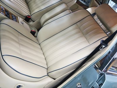 ROLLS-ROYCE SILVER SPUR - 8