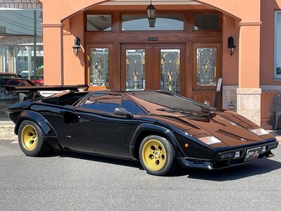 LAMBORGHINI COUNTACH