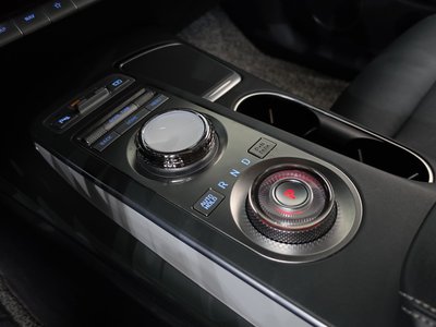 2022 Genesis ELECTRIFIED GV70 thumbnail 12
